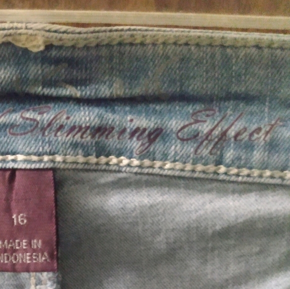 Women's Gloria Vanderbilt Detressed Short, 16, Wash Demin, pre-owned - Picture 4 of 9